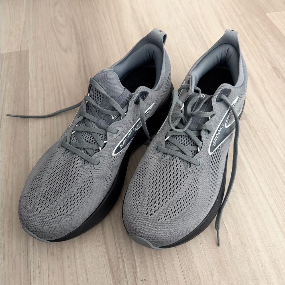 Brooks Glycerin 22 New Charcoal Athletic Sneakers